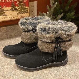 Minnetonka Everett Boots Size 8